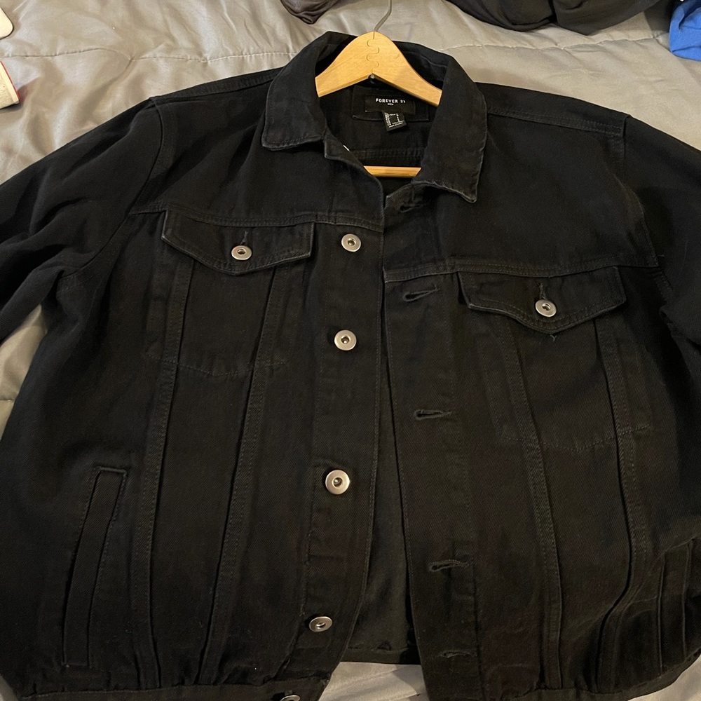 Men’s Black Jean Jacket, size LARGE